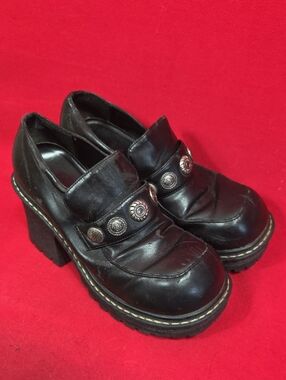 Y2K VINTAGE NO BOUNDARIES Chunky Heel Loafers Black Womens Size 8.5